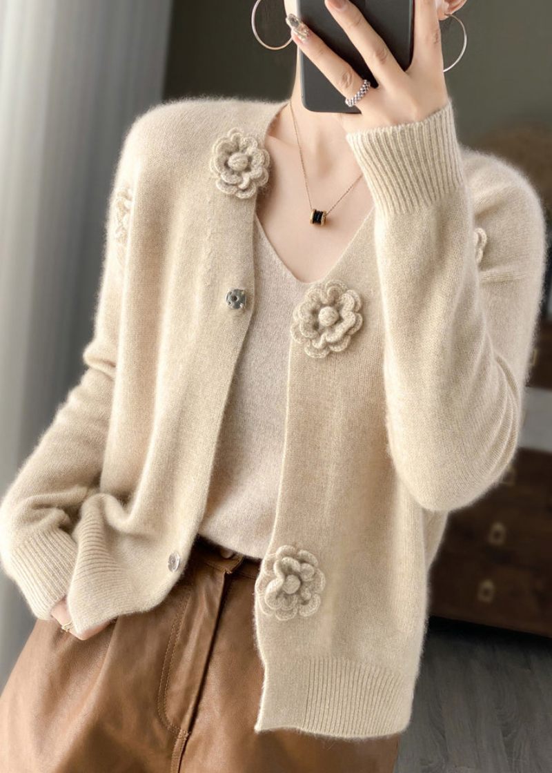 Handgjord Beige V-hals Blommig Virkad Cashmere Stickad Cardigan Spring - Koftor för kvinnor