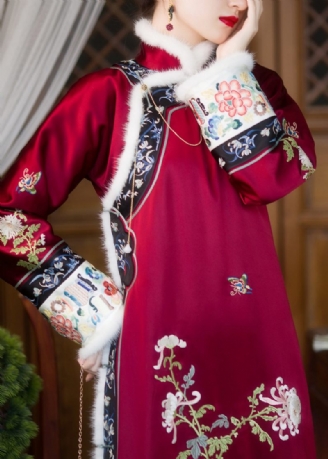 Vintage Röd Fuskpälskrage Broderad Knapp Sida Öppen Tjock Siden Cheongsam Långärmad